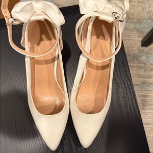 Chic white Women's Heels with Bow Accent